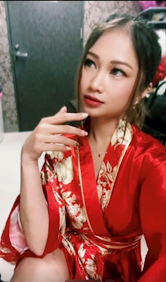 プロフィール写真1・カラ｜GOLD・ゴールド - 中洲のインターナショナルパブ