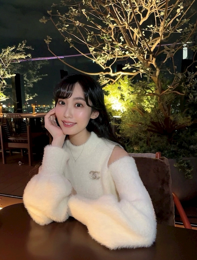 プロフィール写真2・まほ｜ミナミ キャバクラ・シュシュールアネックス