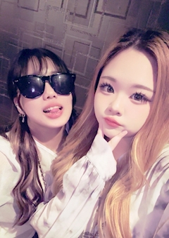 ゆめか「こんばんは🌺𓈒𓏸」