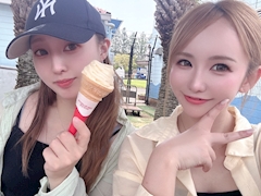 ねねmama「土曜日❤️‍🔥💙💙💙」