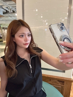 ナミ　VICTORIA「見てクレメンス🤍」