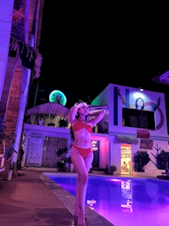 プロフィール写真10・PARIS｜NYNY・ニューヨークニューヨーク - 名古屋 栄のインターナショナルパブ