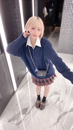 帝 あみ「👔🤍」