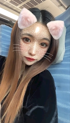 プロフィール写真16・なり🐰🩵(Do or Do)|Girls Bar Do or Do・ドゥオアドゥ - 歌舞伎町のガールズバー