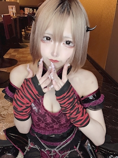 プロフィール写真5・リゼ=メル・ゼナ🩶【龍幻酒家🐉】｜龍幻酒家・リュウゲンシュカ - 歌舞伎町のコンカフェ