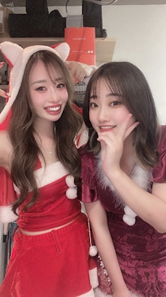 神崎ももせ 🐰🎀 - Re:pos 【 ルポ 】守山 -「サンタコス公開しちゃう💚❤️」
