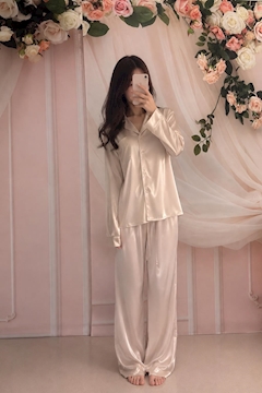 パジャマ少女A