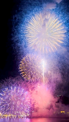 バニーガール(きらら)「北海道花火🎆船上🚢💕」