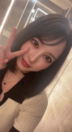 あやな「✌️😉✌️」