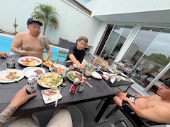 🏝️マッチョ店長🏝️「店休😬」