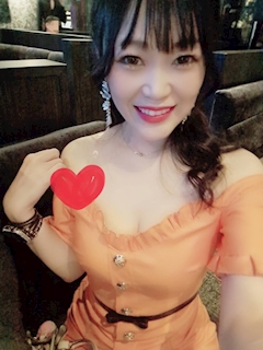 プロフィール写真16・💜🍬🌼椎名 さき🌼🍭💜｜Mrs.CAFE～離宮～・ミセスカフェ リキュウ - 名古屋 錦の熟女パブ/熟女キャバクラ