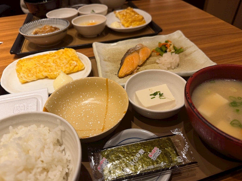あい 中野 ガールズバー・アザロ