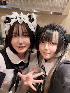もにゅ「本日ほこりさんの卒業でした😿」