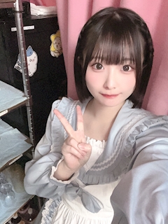 ひなの【池袋ちぇりっしゅ】「髪を切るよ☺️」