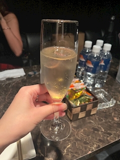 めい「🥂」