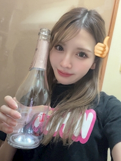 プロフィール写真4・東条芽依|WHITE.・ホワイト - 名古屋 金山のガールズバー