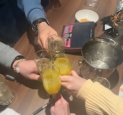 もも「🎂 🥂🫧🙇‍♀️」