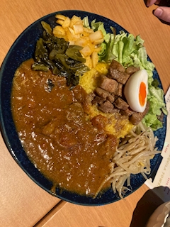 せな「うまうまカレー🍛✨」