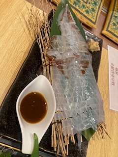 せな「美味しいイカさん🦑🦑🦑」