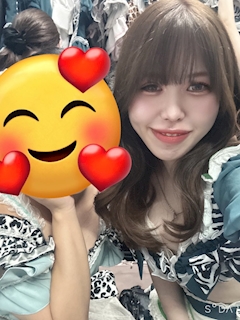 みくる🐹「しゅっ！！珍しく髪下ろしてます♡」