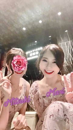 一ノ瀬 美月🤍𐂃☽⋆꙳「記念に双子の脚パシャリ💓」