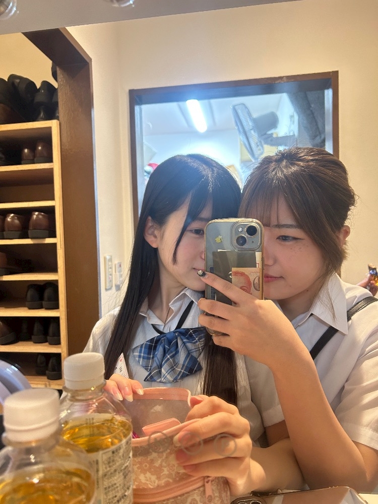 キャスト同士で撮影した仲良し写真