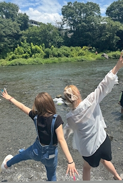 epi ねね「川遊びの写メとお知らせ🫶🏻」