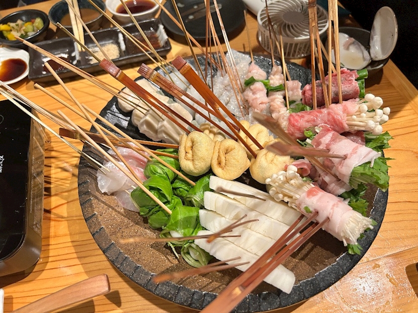 りんご NYAR3・ニャーニャーニャー - 堂山町のスナック
