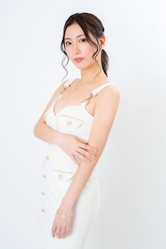 プロフィール写真3・泉｜BELLE PALAIS・ベルパレス - すすきのニュークラブ（キャバクラ）
