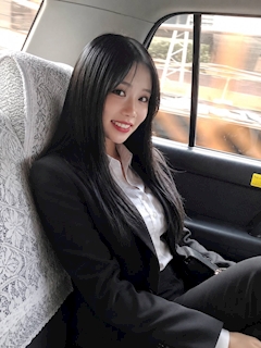 花園 らな 🌹「スーツ女子 🖤」