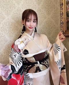 プロフィール写真6・りい｜CLUB S・エス - 銀座のキャバクラ