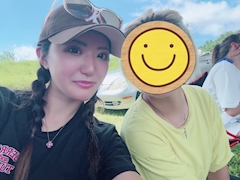 成瀬 ここ「肉肉肉🍗🍖」