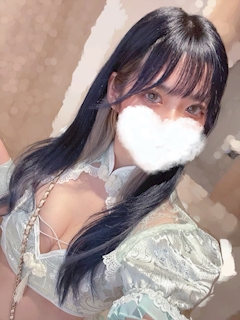 あやの「ハロウィンイベント3日目、ありがとうございました🖤🤍🩵」