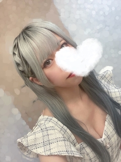 あやの「初めまして🖤🤍🩵」