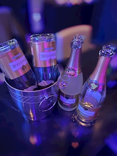 スタッフ一同「本日女の子8名❤️」