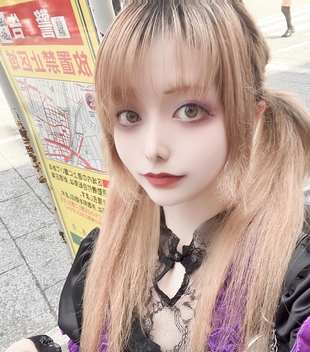 プロフィール写真6・エクスフォード・ジーニアス＝ララティーナ｜