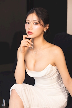 プロフィール写真4・夏目 かんな|BARCELONA Leicester・レスター - すすきののニュークラブ(キャバクラ)
