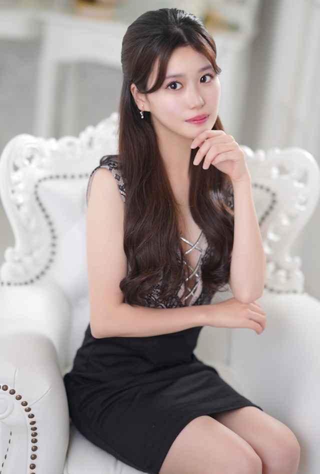 プロフィール写真1・綾瀬　美桜｜