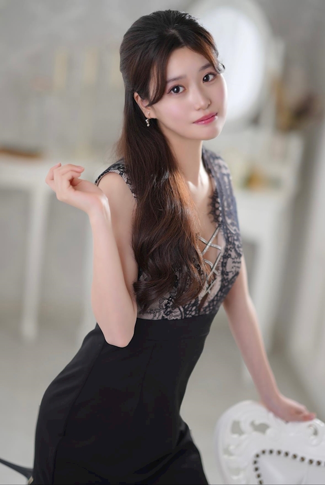 プロフィール写真2・綾瀬　美桜｜