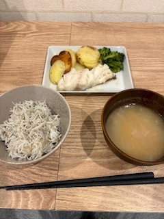 くう「最近自炊してるの🍚💓」