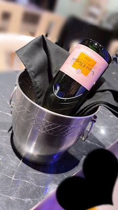 愛羅「2度目ましてで🍾🥂🫧頂きました💓」