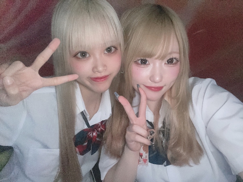 キャスト同士で撮影した仲良し写真