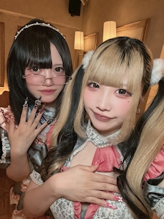 まな「16～19日はアズマリ衣装EV⚓️🌷」