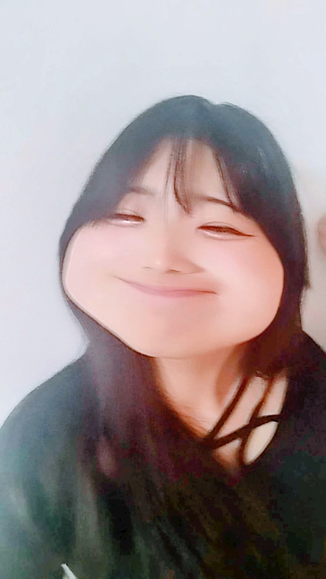 プロフィール写真3・鶴城 紗綾｜