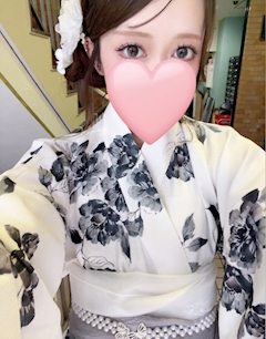 ねね「中学生ぶりの浴衣~👘 ♡」