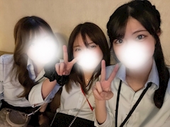 なこ「3ショット🤍」