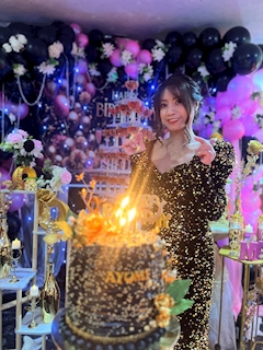 プロフィール写真24・ＡＹＵＭＩ｜KING＆QUEEN・キングアンドクイーン - 名古屋 栄のインターナショナルパブ