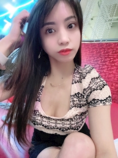 プロフィール写真6・ＡＹＵＭＩ｜KING＆QUEEN・キングアンドクイーン - 名古屋 栄のインターナショナルパブ