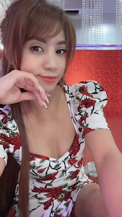 プロフィール写真19・ＡＹＵＭＩ｜KING＆QUEEN・キングアンドクイーン - 名古屋 栄のインターナショナルパブ