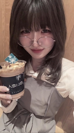 プロフィール写真3・もな｜PREMIUM LOUNGE & BAR Mieux・ミュー - 本厚木駅北口のガールズバー